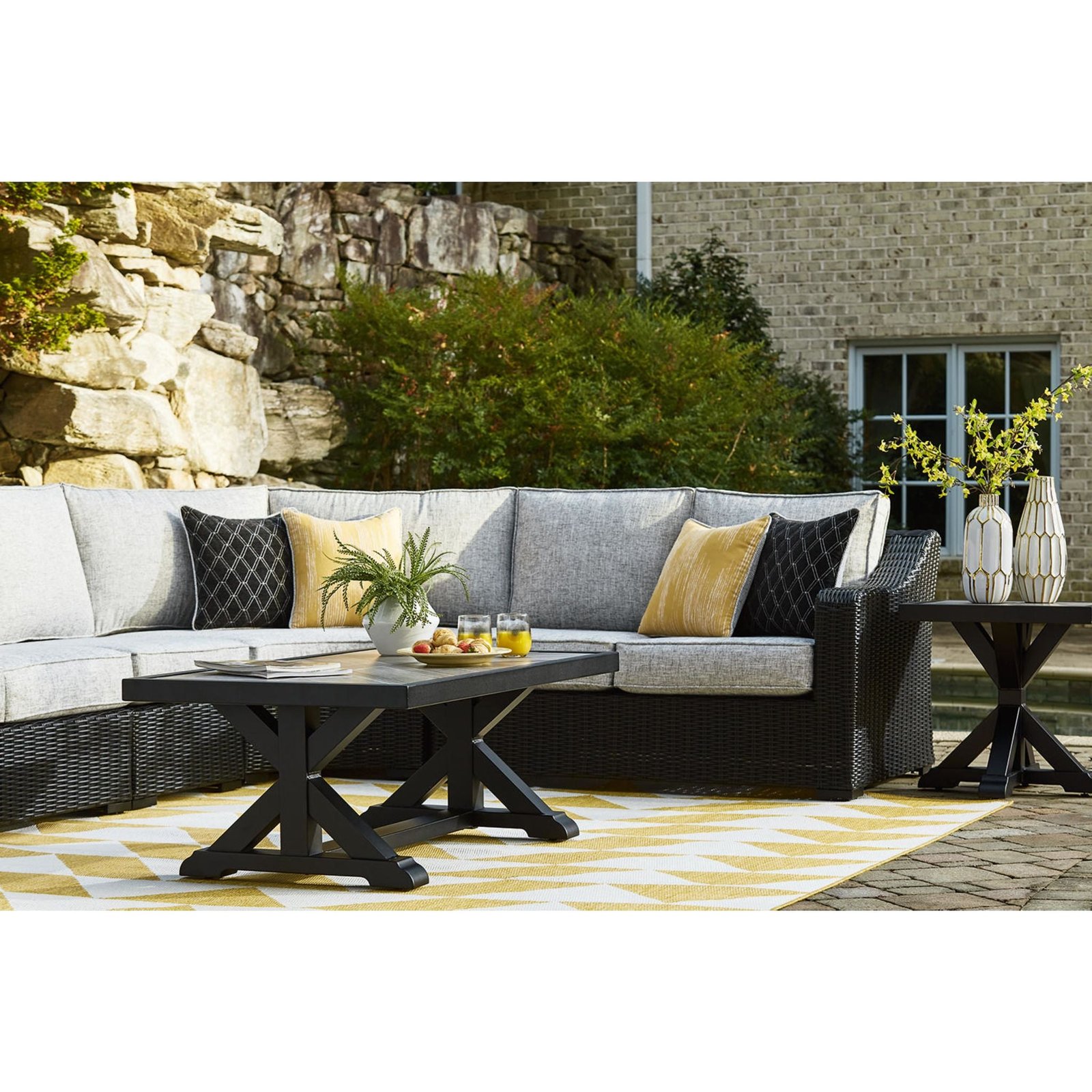 Beachcroft Outdoor Coffee Table - 图片 11